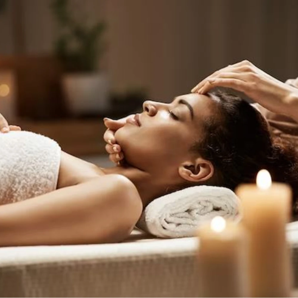 massage-2-shravs-beauty-lounge